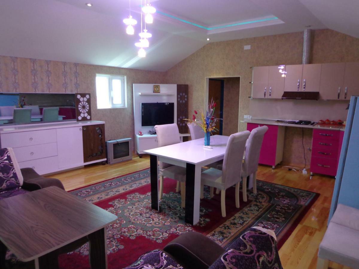 Bed and Breakfast Tubram S Ailəvi Qonaq Evi Şǝki Zewnętrze zdjęcie