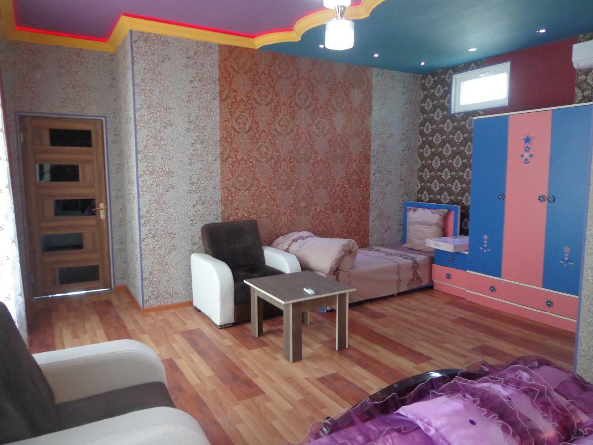 Bed and Breakfast Tubram S Ailəvi Qonaq Evi Şǝki Zewnętrze zdjęcie